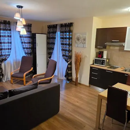 Fantazija - Local Host Apartman